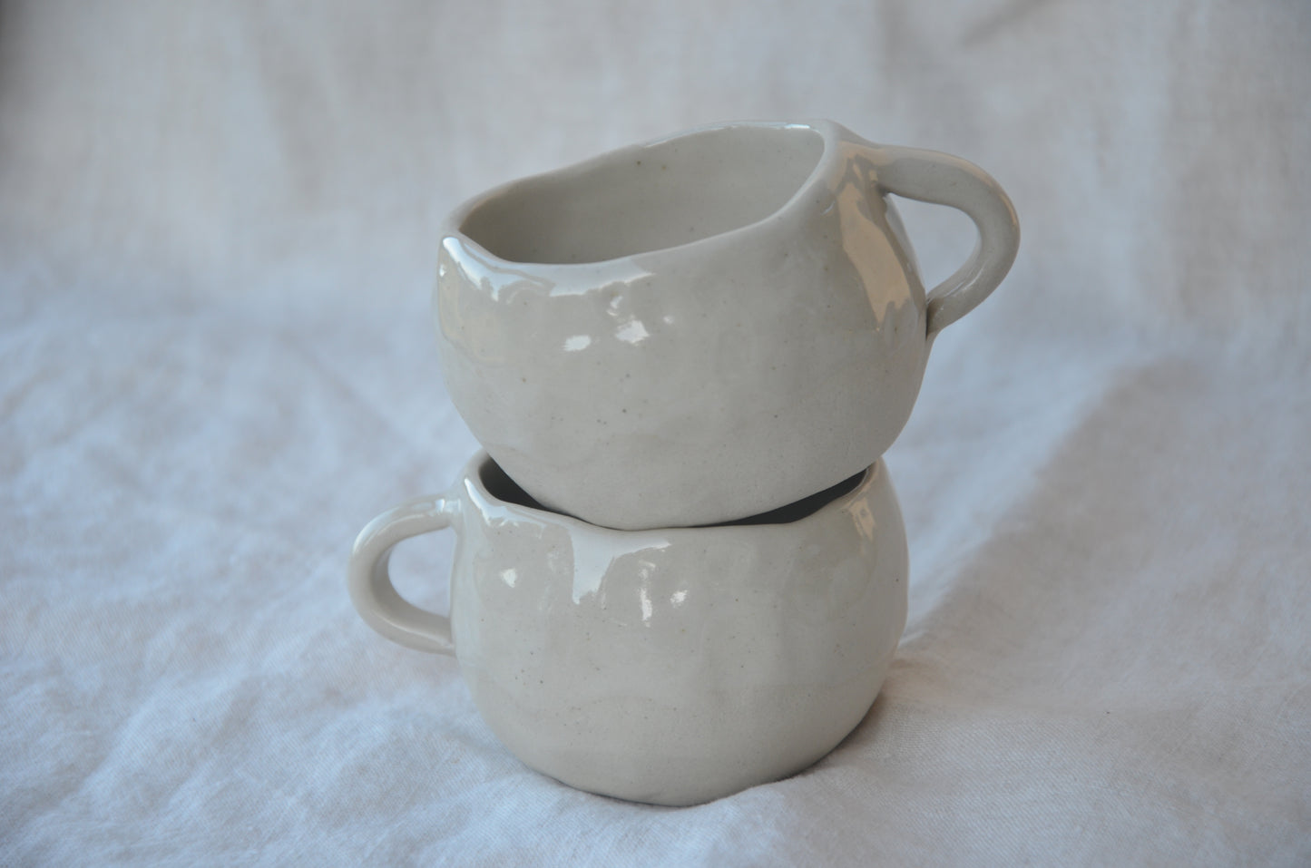 Lot 2 stone coffee cups